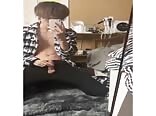 Chinesischer teen mit dickem schwanz zeigt sich auf cam