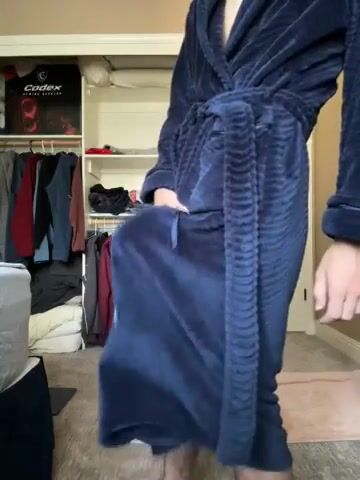 巨根ツインクが白いデカチンを見せつけ