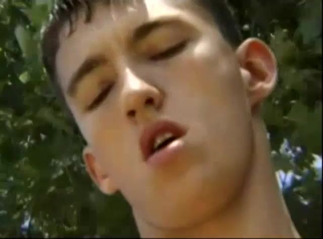 Rapsodia húngara porno gay video completo
