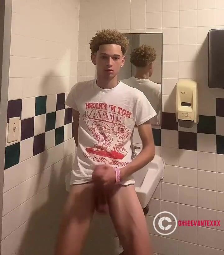 I require 2 hands on my voluminous cock gay porn