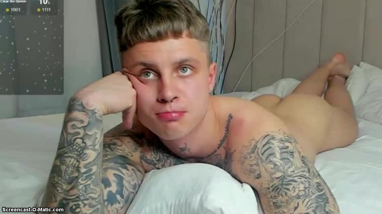 Russischer twink nimmt rohen daddy-schwanz in seinen engen arsch