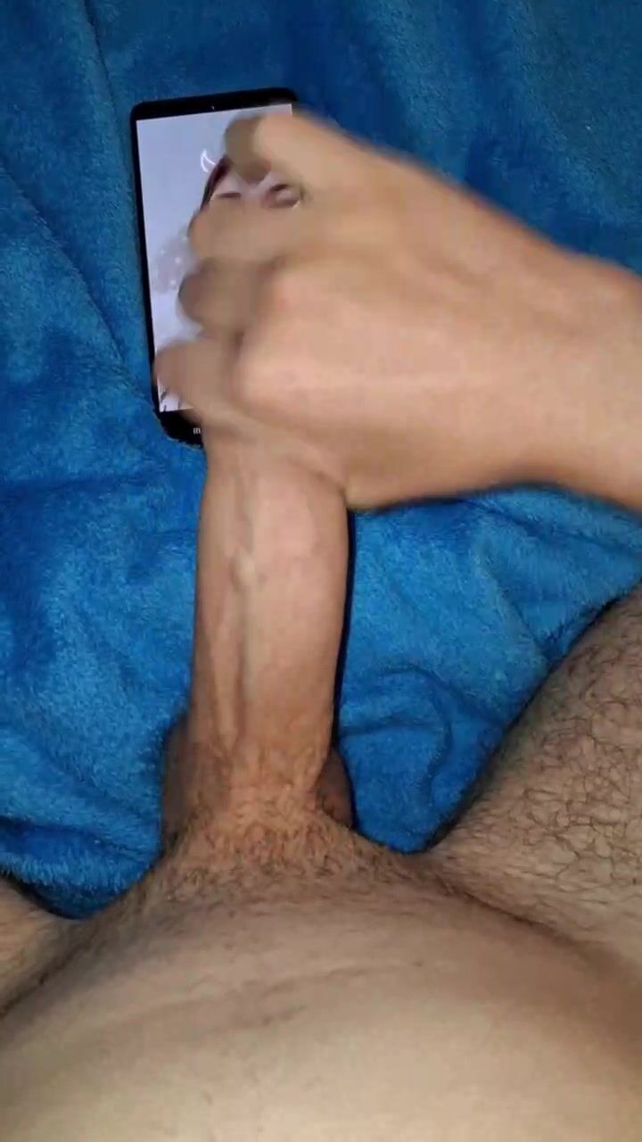 Ich wichse heiß auf das gesicht meiner freundin am handy