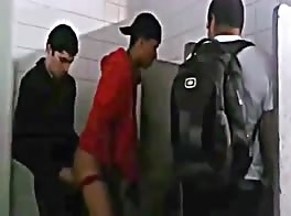 Papa encule ado muscle à poil avec une grosse queue dure 2