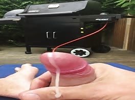 Cumming hard in the garden