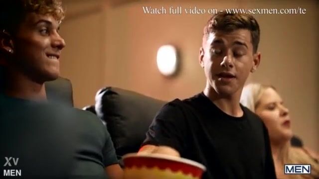 トゥインクが映画館でダディのマッスルチンポを生で騎乗