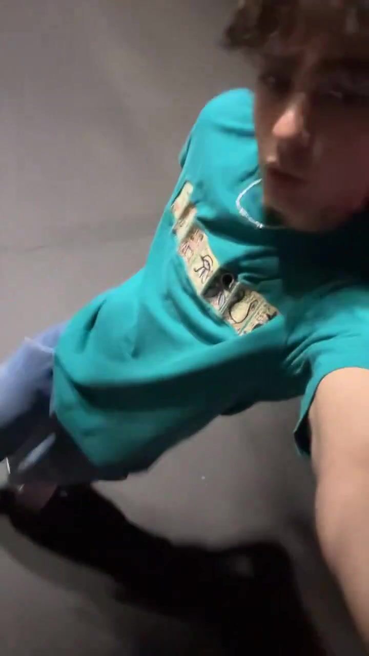 Twink roh gefickt