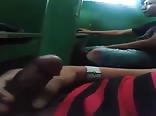 网吧无套小受们接下爸爸的肉棒