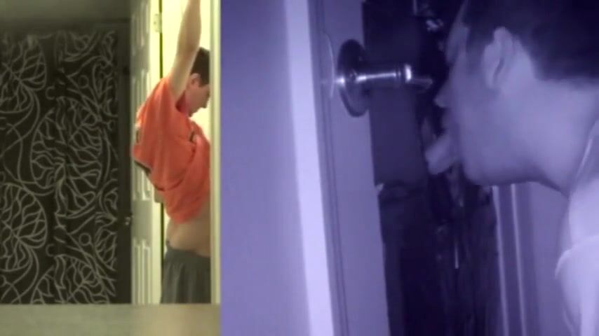 Interracial twink and muscle daddy bareback glory hole cock share