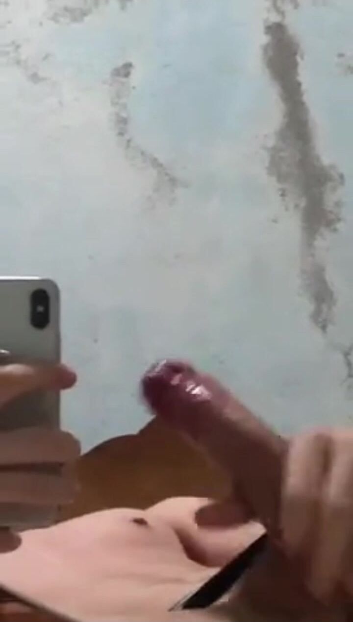 استمناء وقذف بالآيفون