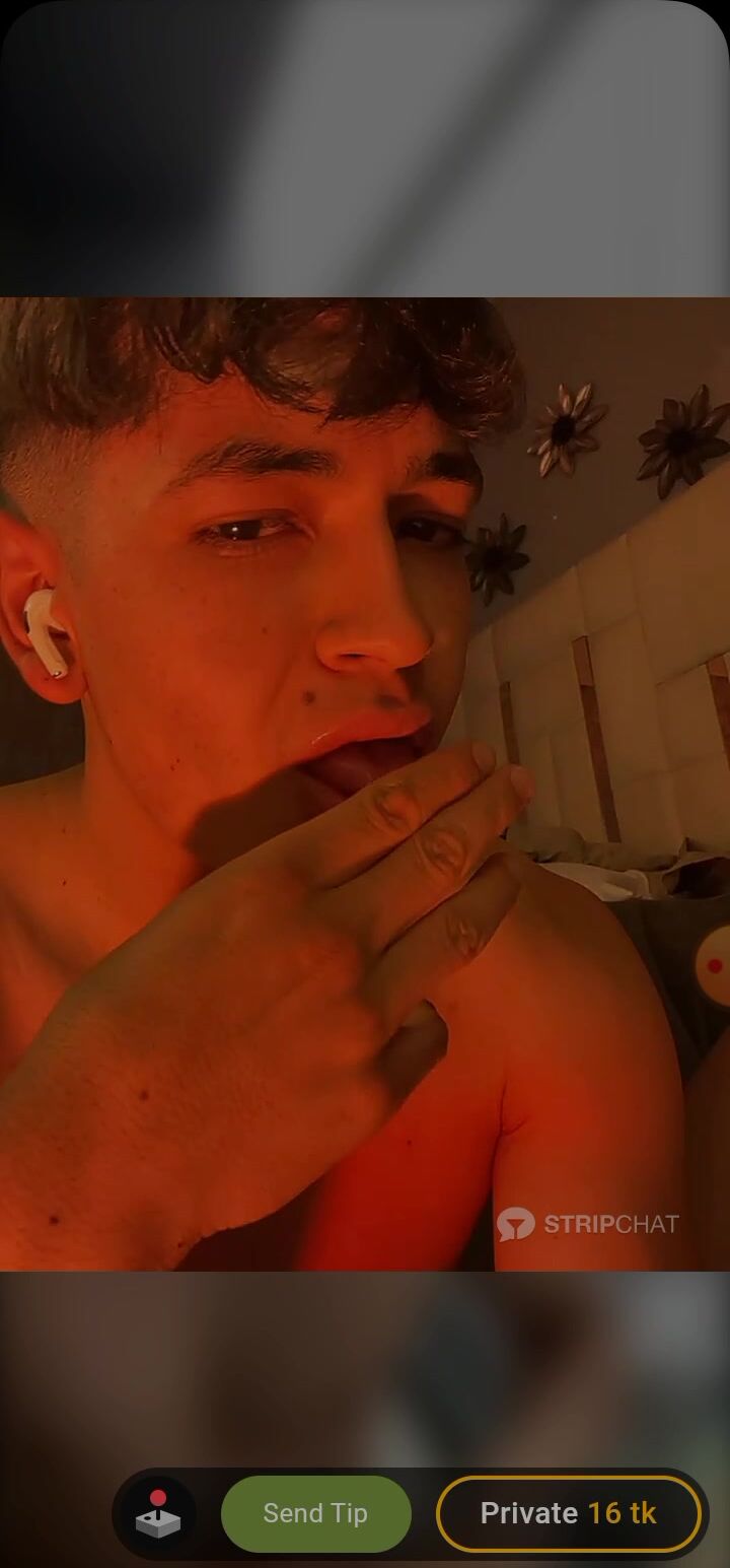 Isaac toyboy eats cum