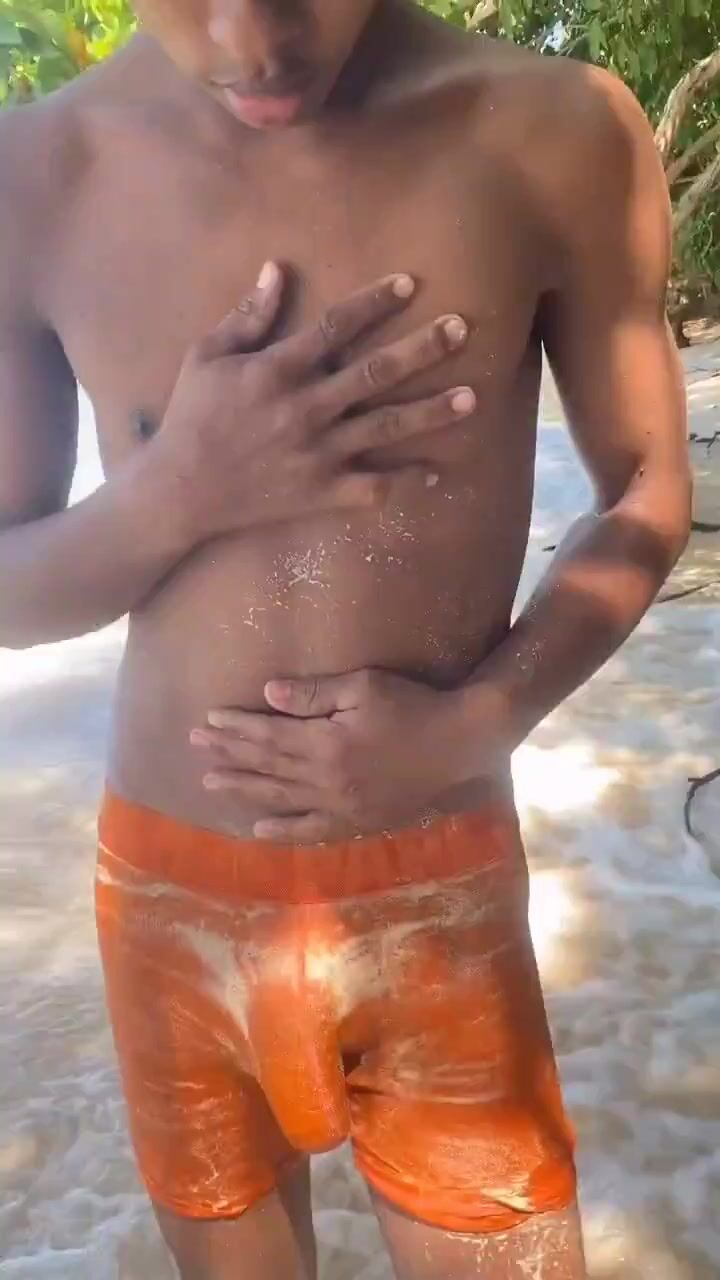Island boy bulge flash