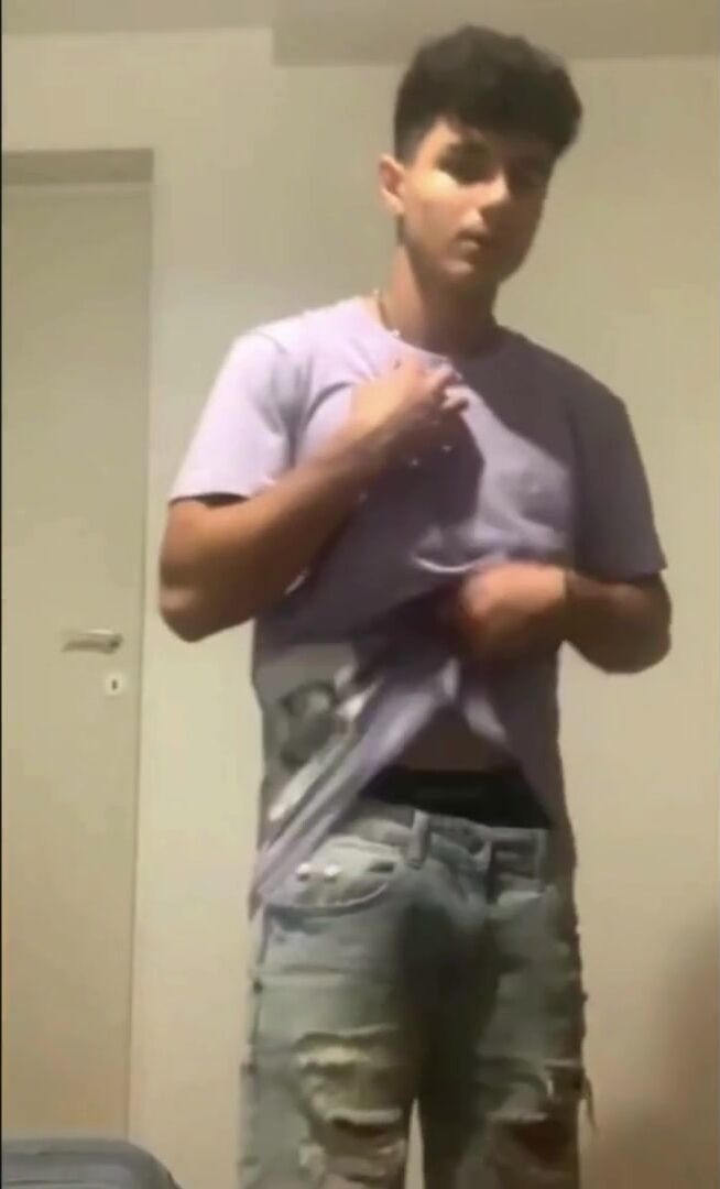 Israeli teen showing off