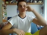 Italienischer junge auf der kamera
