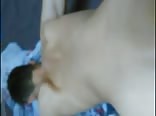 与年轻男孩的原始无套性行为