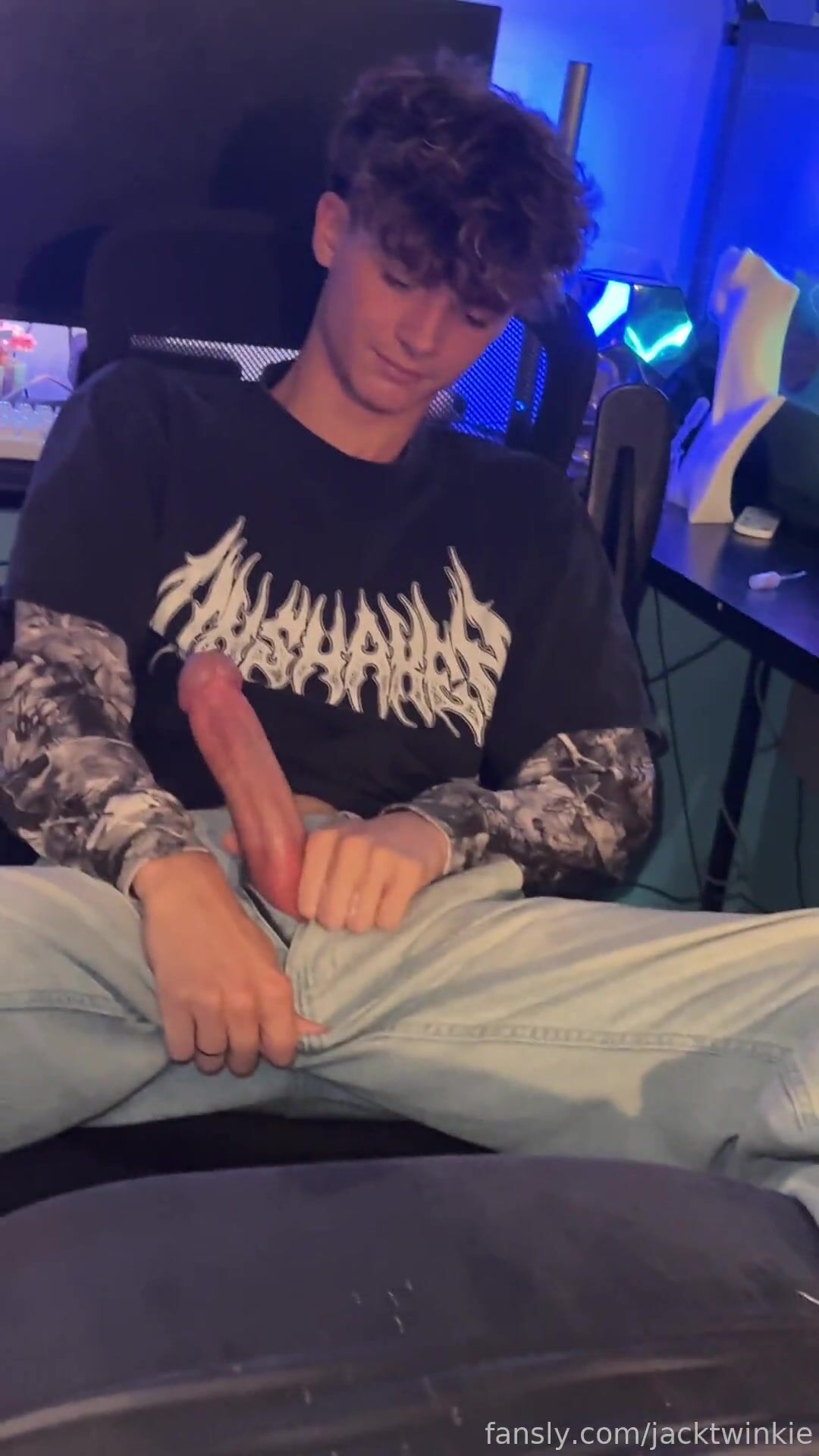 Twink jack jerks off and cums