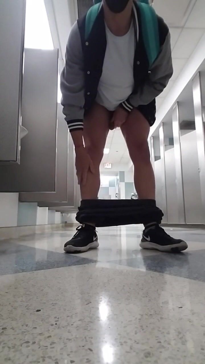 白袜正太打飞机无套射精