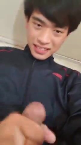 Japanese boy cums on his face
