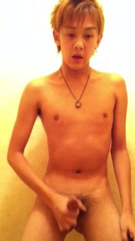 Twink japonês goza quente