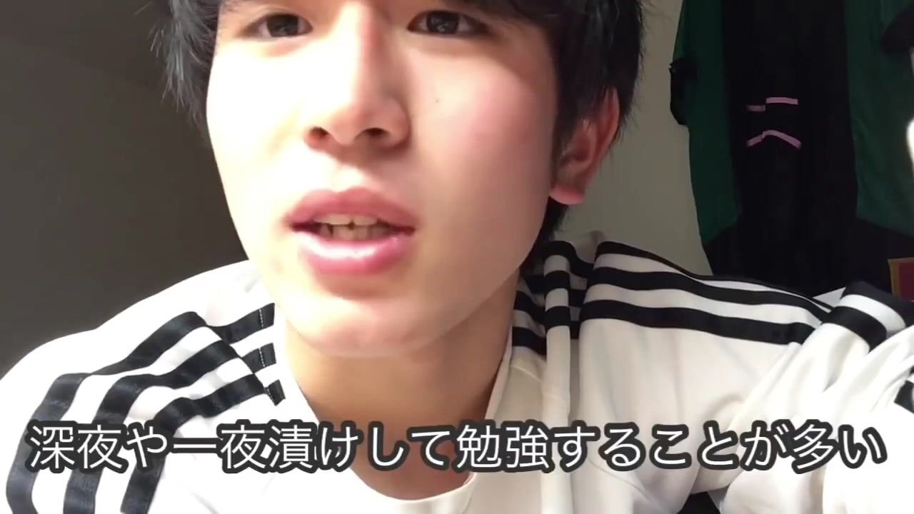 Japanese youtuber's pee holding challenge
