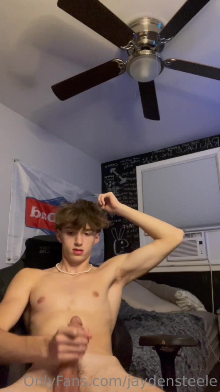 Jayden chills bareback with muscle daddy’s cock