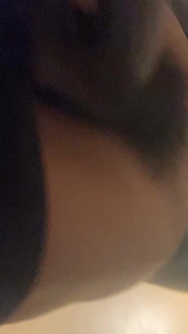 Jaylens roher bareback-schwanzritt auf dem muskel-twink-daddy