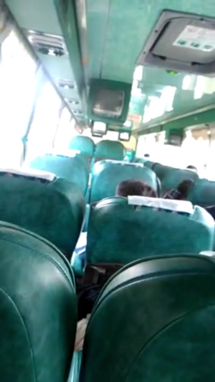 Punheta no ônibus