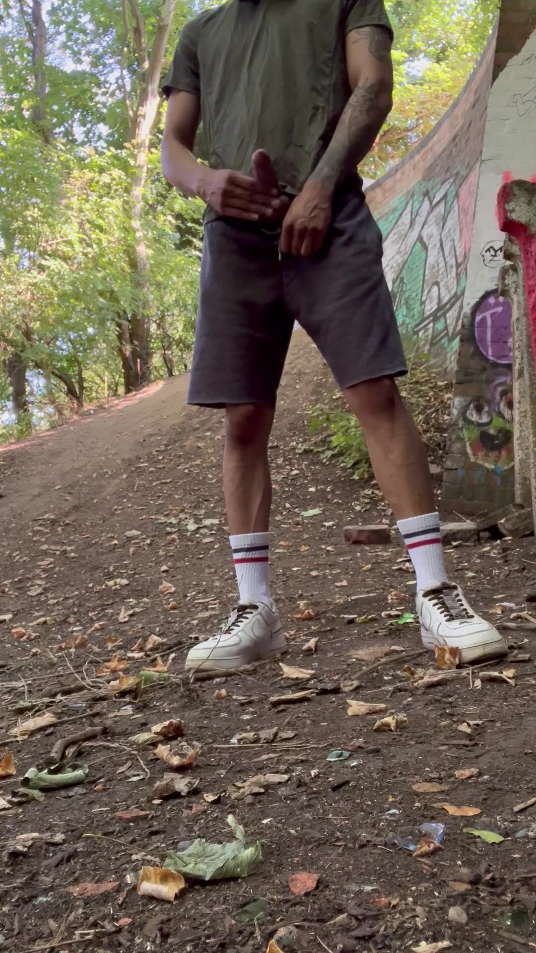 Se branler dans les bois - se faire une branlette en plein air