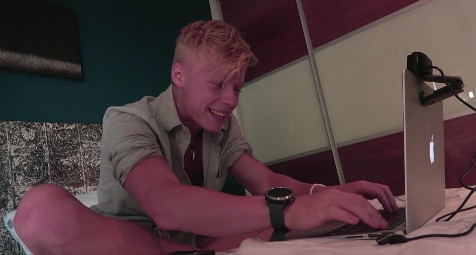 Young studs on vacation: gay porn videos