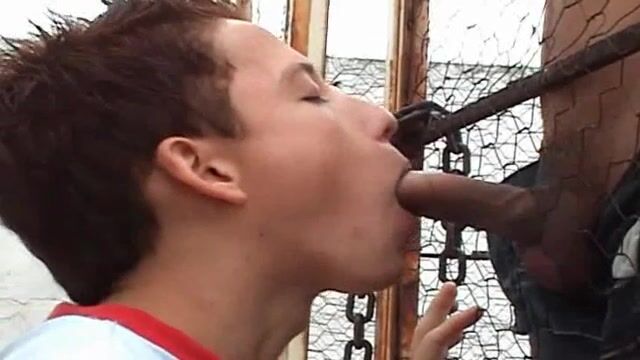 Twinks ficken ohne kondom auf der terrasse