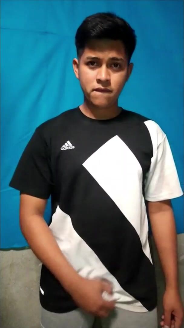 Joven fanatico del futbol latino cachondo te muestra su disciplina ...