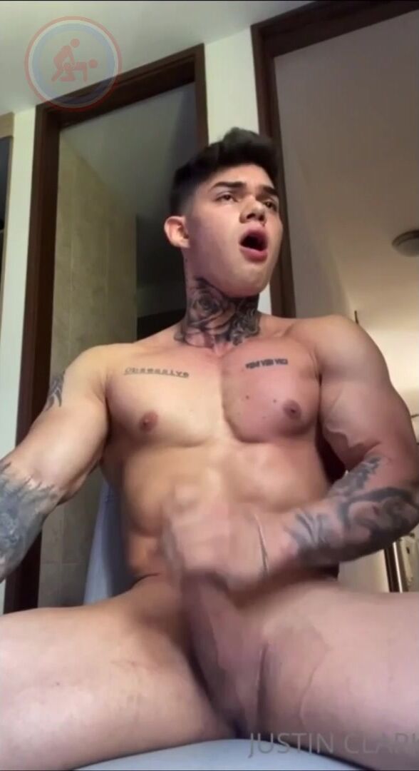 Solo latino twink julian aristizabal cums hard
