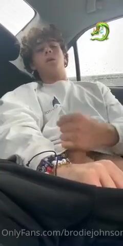 Kitten cums hard in car