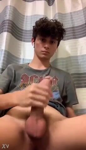 Twink cums hard in amateur solo 2