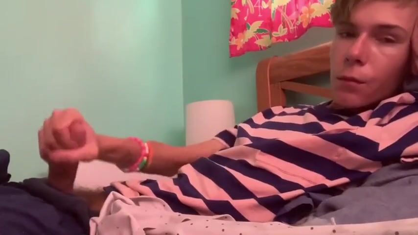 Amateur twink solo cum 3