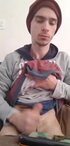 Adolescente amateur se corre fuerte en sesión solitaria 2