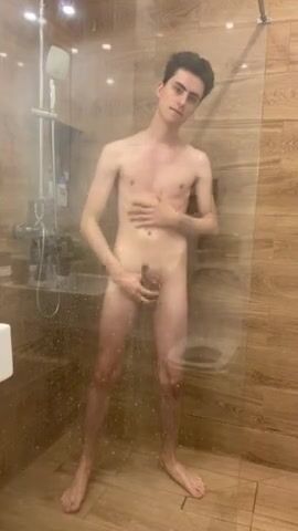 Amateur twink solo cum 698a690456e6d