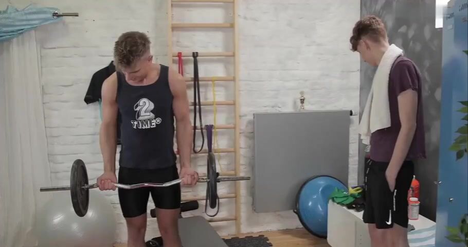 Bareback twinks work out fitness boys