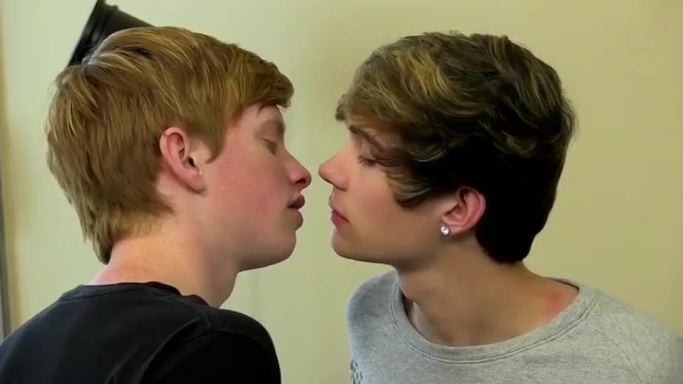 Bareback twinks: young boys in raw bare sex