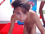 ラテン系イケメンがgayboystubeで見せつける