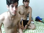 Spectacle de sexe en direct avec des ados latins