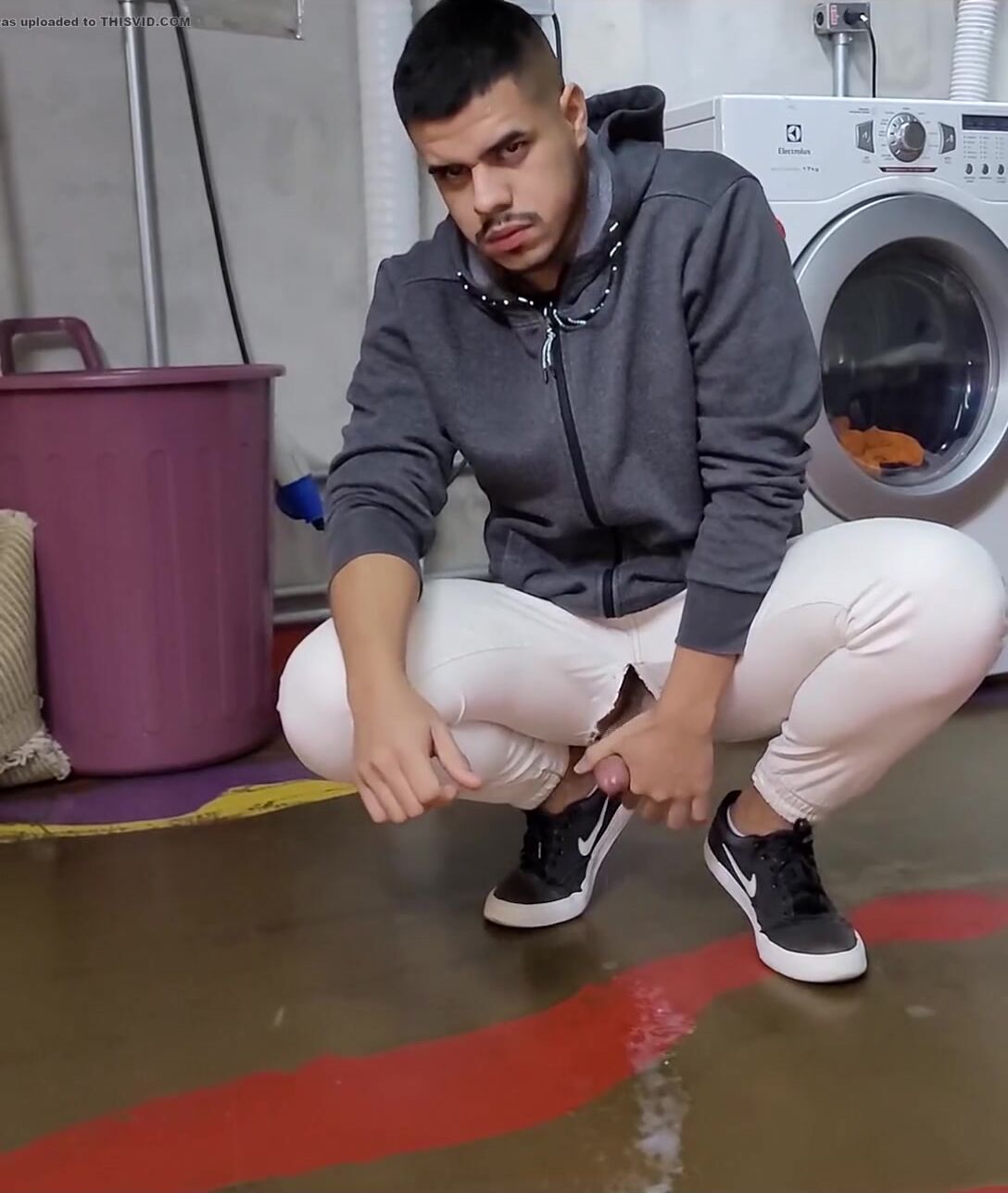 Latino hunk unloads huge load on floor