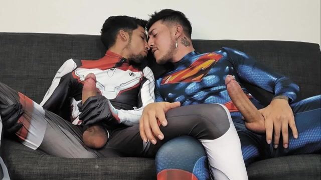 Xl heroes party with latino hunks