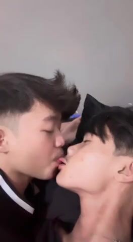Indonesian boys cum hard in gay cam show