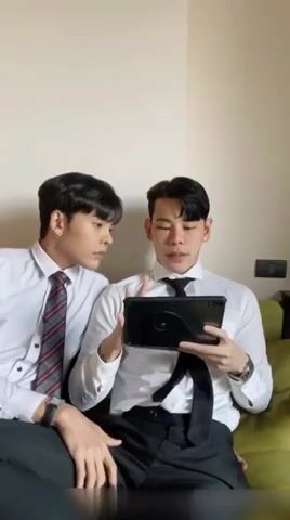 タイのツインテックスネクタイ無防備
