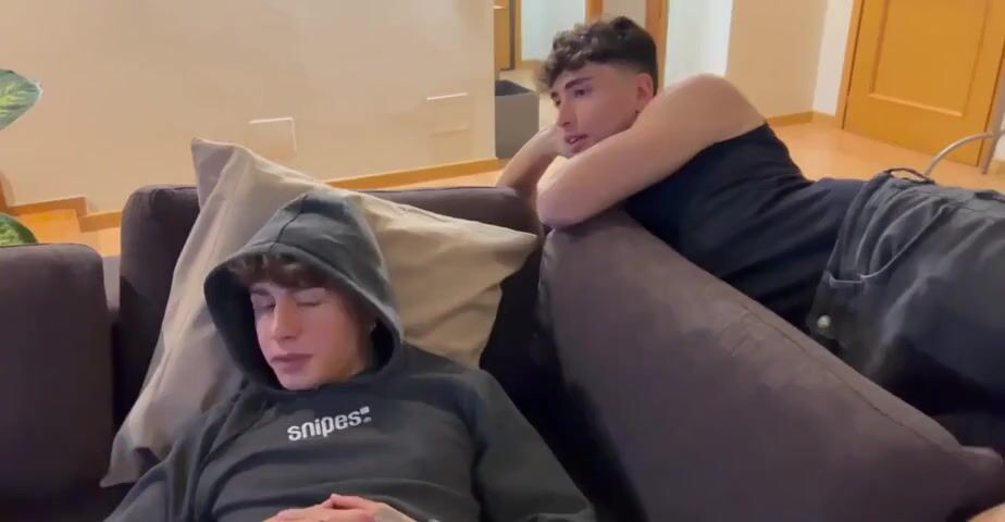 5人の少年ゲイオルギー動画 - やろうぜ