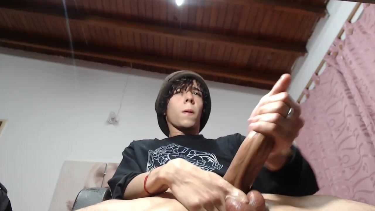 Petite twink strokes hard to intense cumshot on stripchat