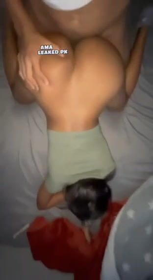 أصدقاء يشاركون أشرطة جنسية: تجميعة للرجال