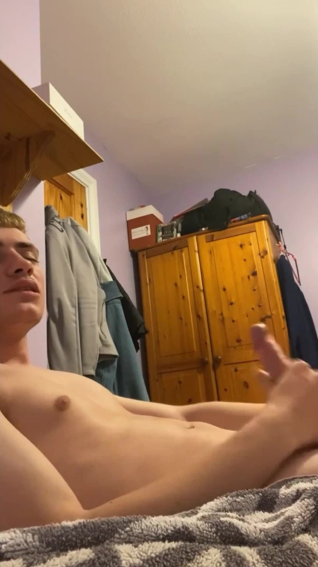 Muscle gf boys cumming hard