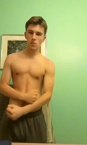 Twink daddy shows muscle cock bareback