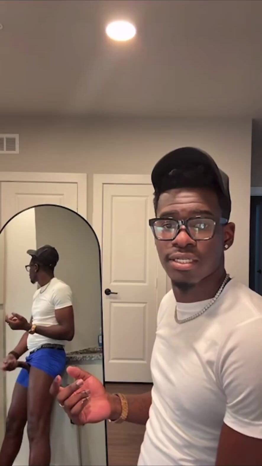 Mirror fuck with twink @jsgotswagz